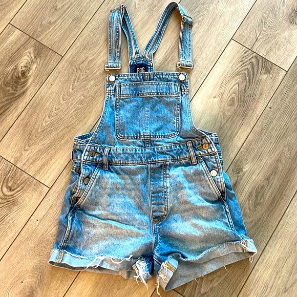 Urban Outfitters Denim - 💙Urban Outfitters BDG Distressed Jean Overalls Shorts S